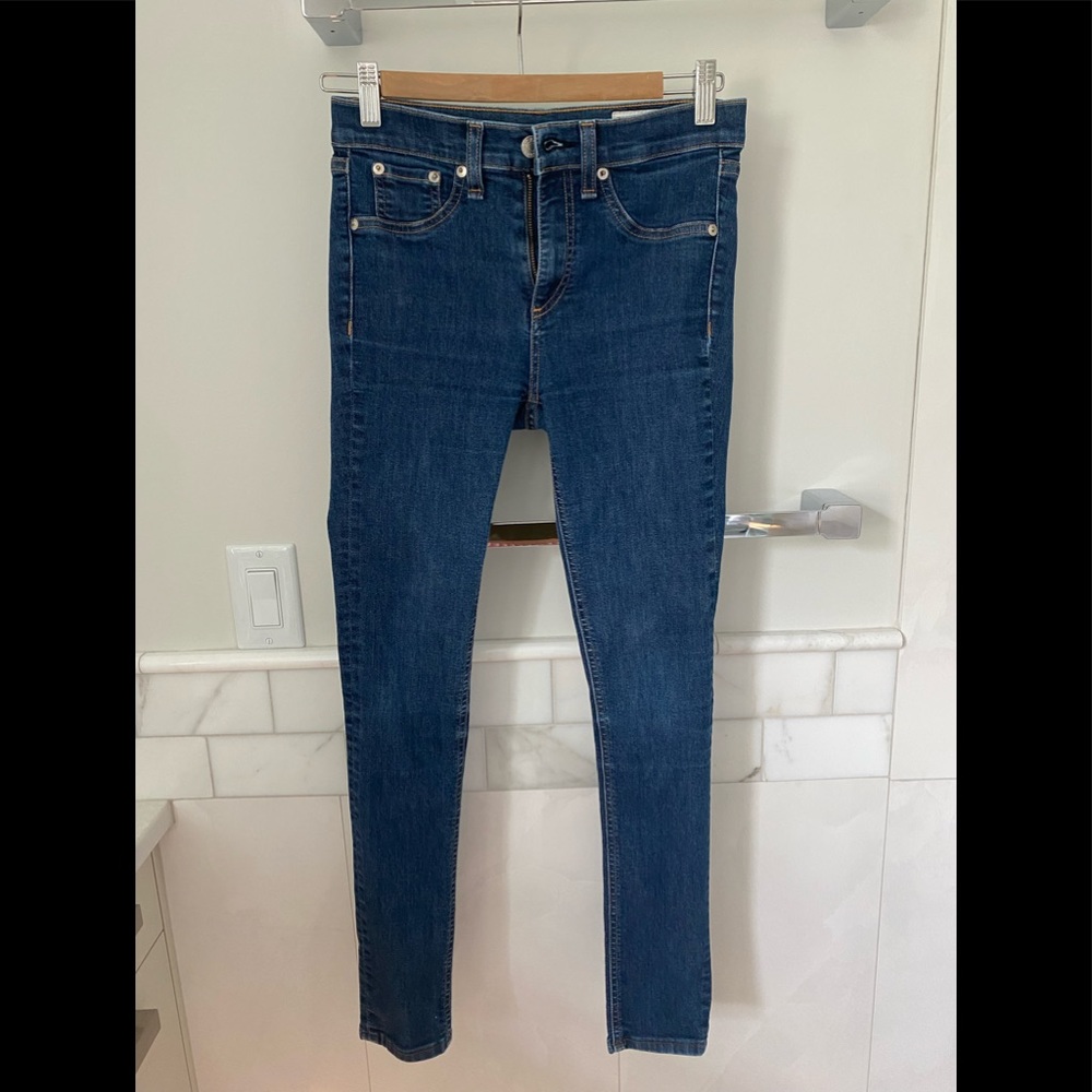 Excellent used condition rag & bone blue “10 inch skinny” jeans size 25